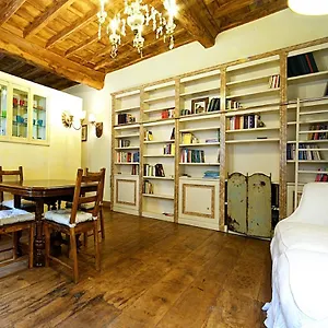 Charming Trastevere Apartment Rome